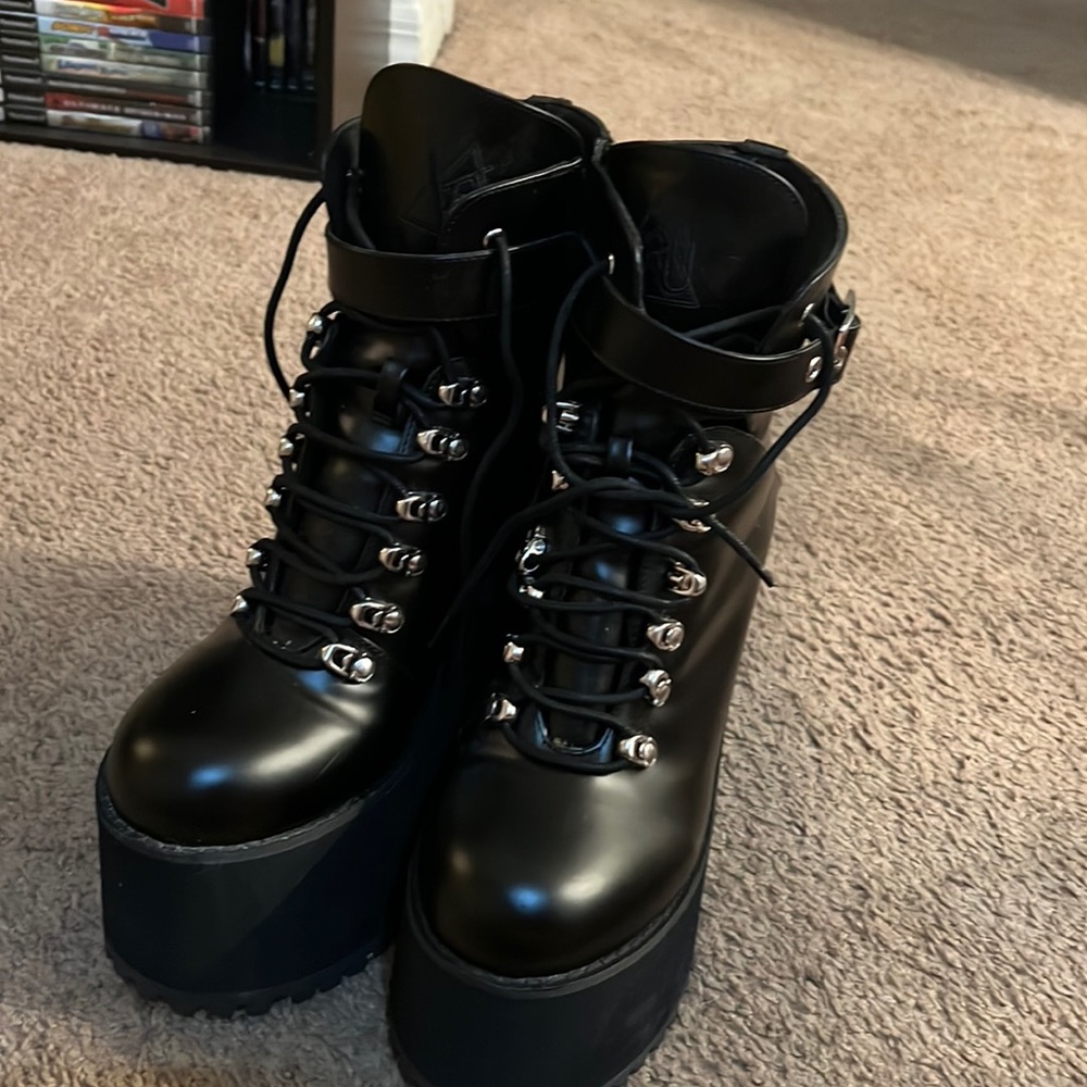 YRU Havoc Black Boots - Women’s Size 8
